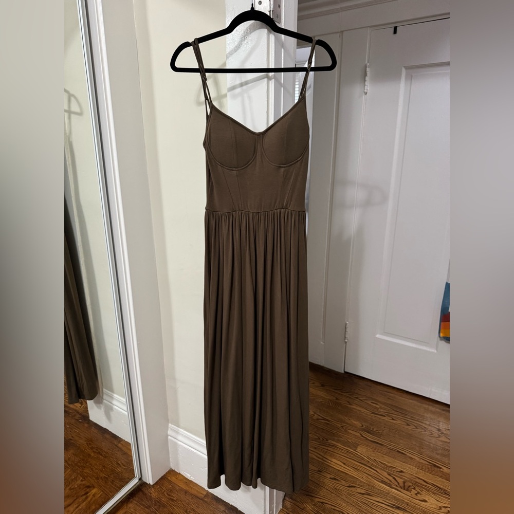 Casual Low Back Olive Green & Brown Maxi Dress - M